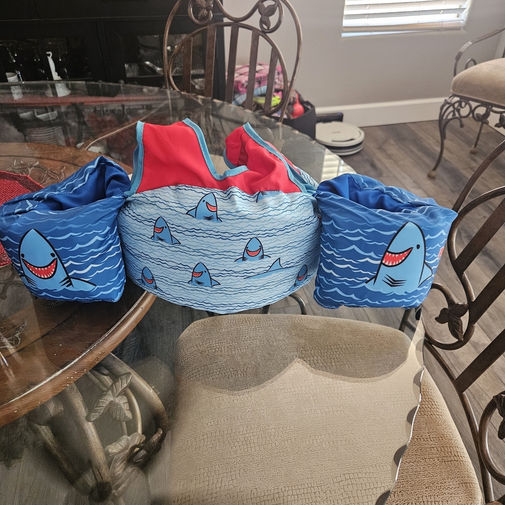 Body Glove Kids Paddle Pals Type V Life Vest – 35-55 lbs